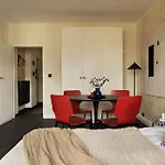 Nafenna 2-Bedroom Apartment In Old Town